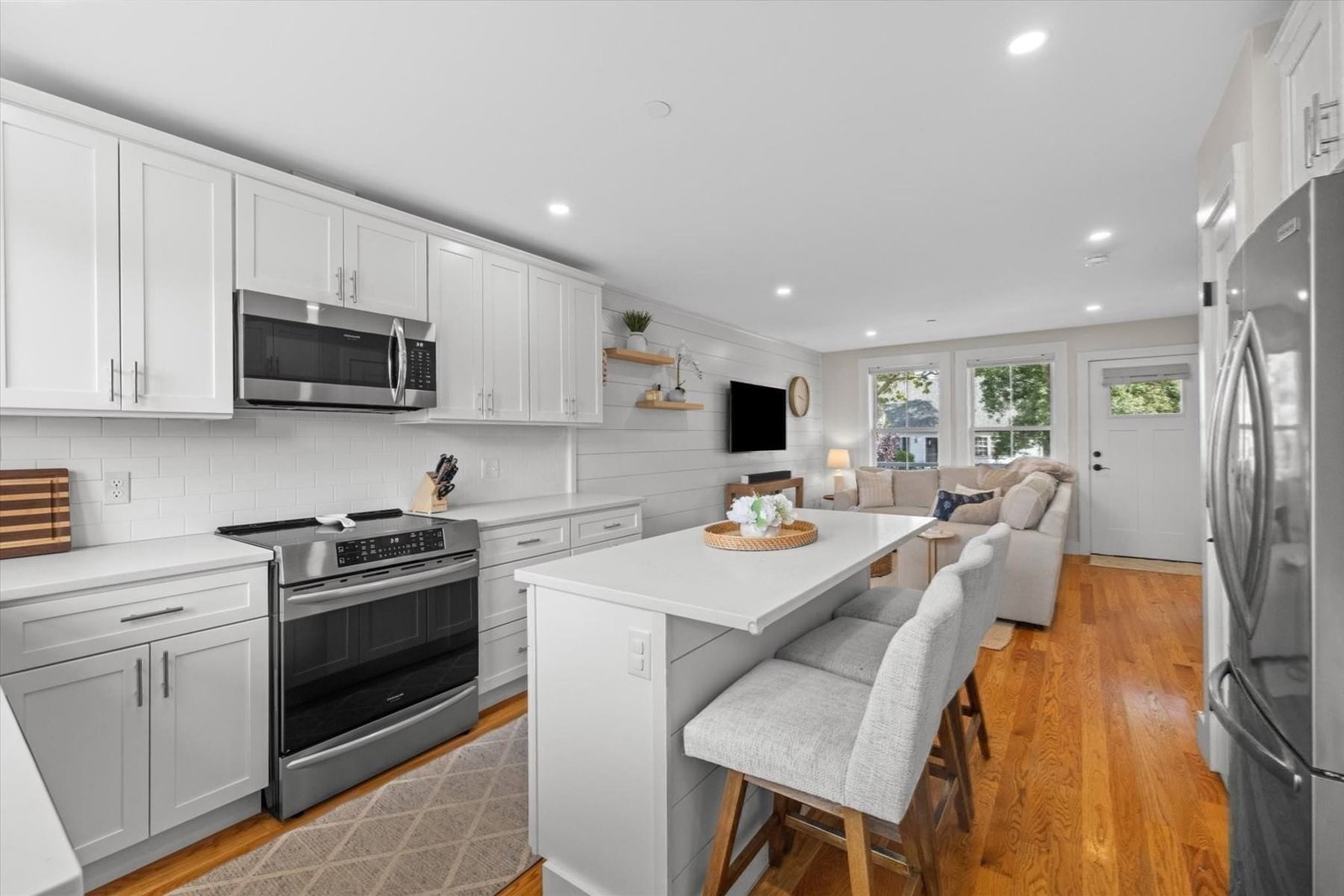 6 Macdonald Terr #D Scituate — Photo 2 of 24