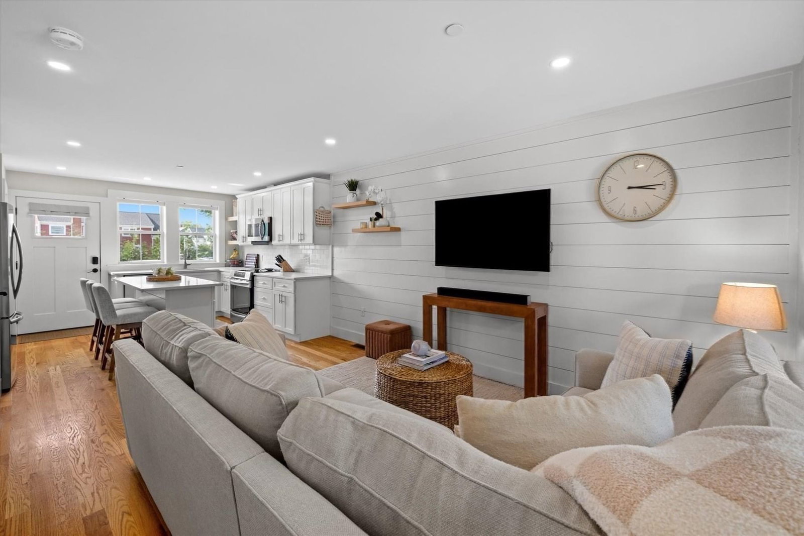 6 Macdonald Terr #D Scituate — Photo 4 of 24