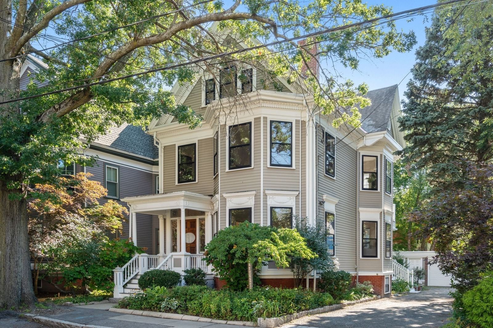 32 Fayette Street Cambridge — Photo 1 of 42
