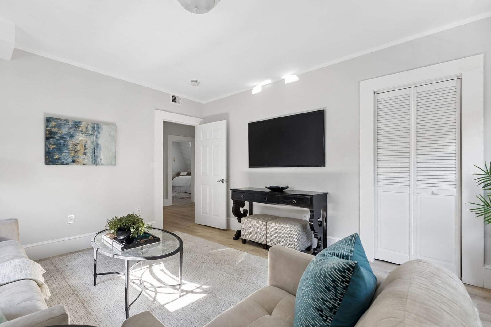5 Kenwood St #3 Somerville — Photo 2 of 22