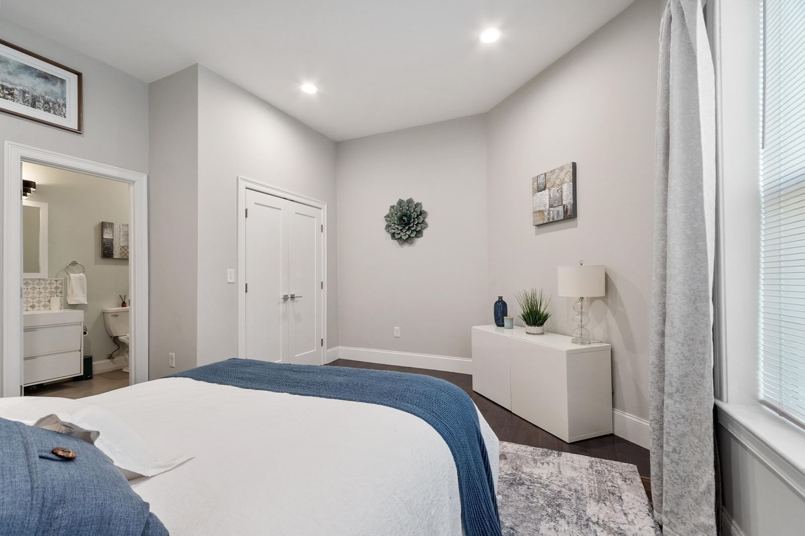 301 Saratoga Street #1 Boston — Photo 16 of 27