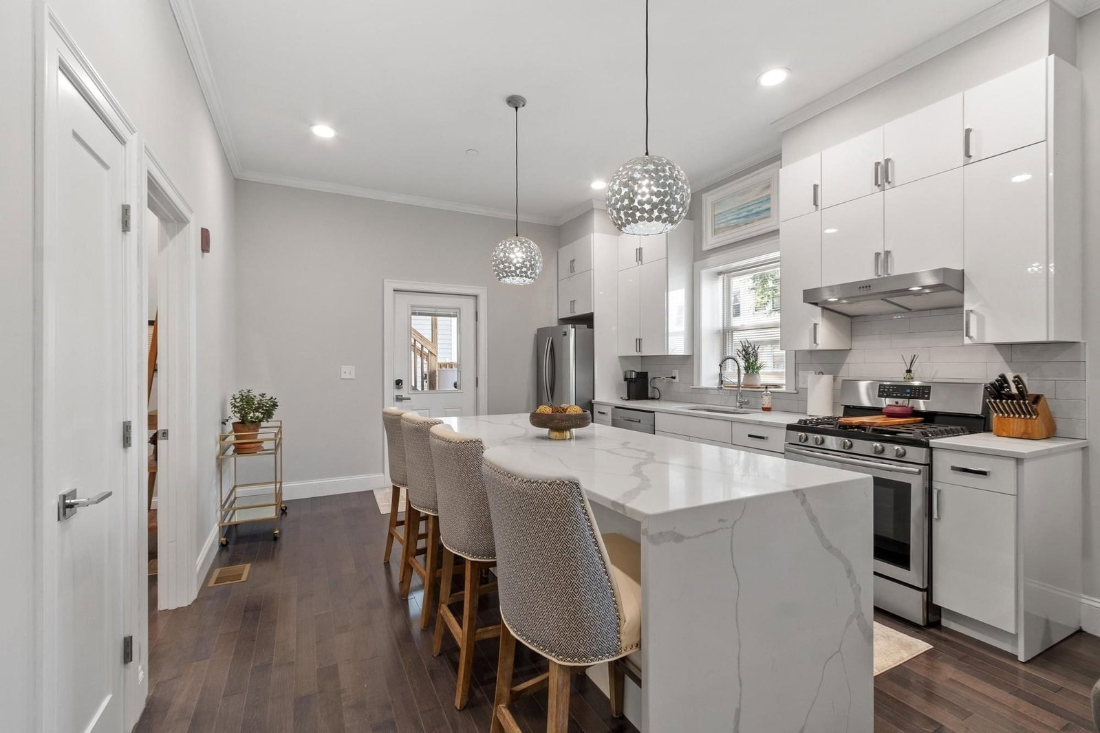 301 Saratoga Street #1 Boston — Photo 2 of 27