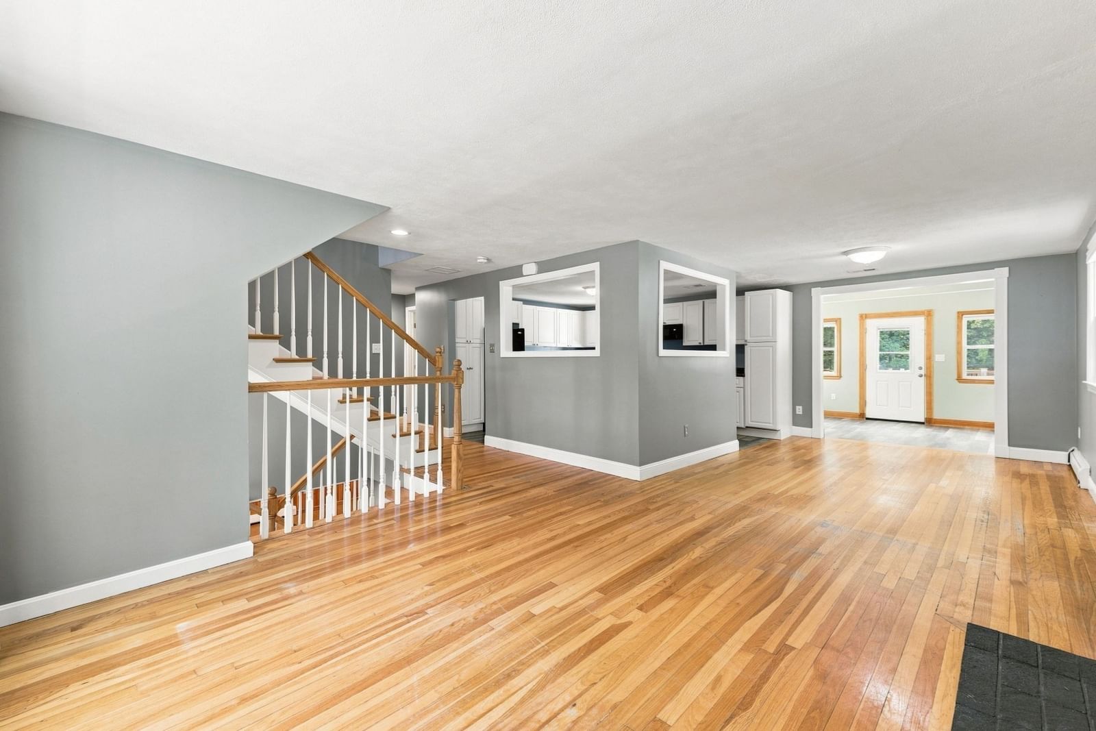 8 Victory Rd Billerica — Photo 14 of 40