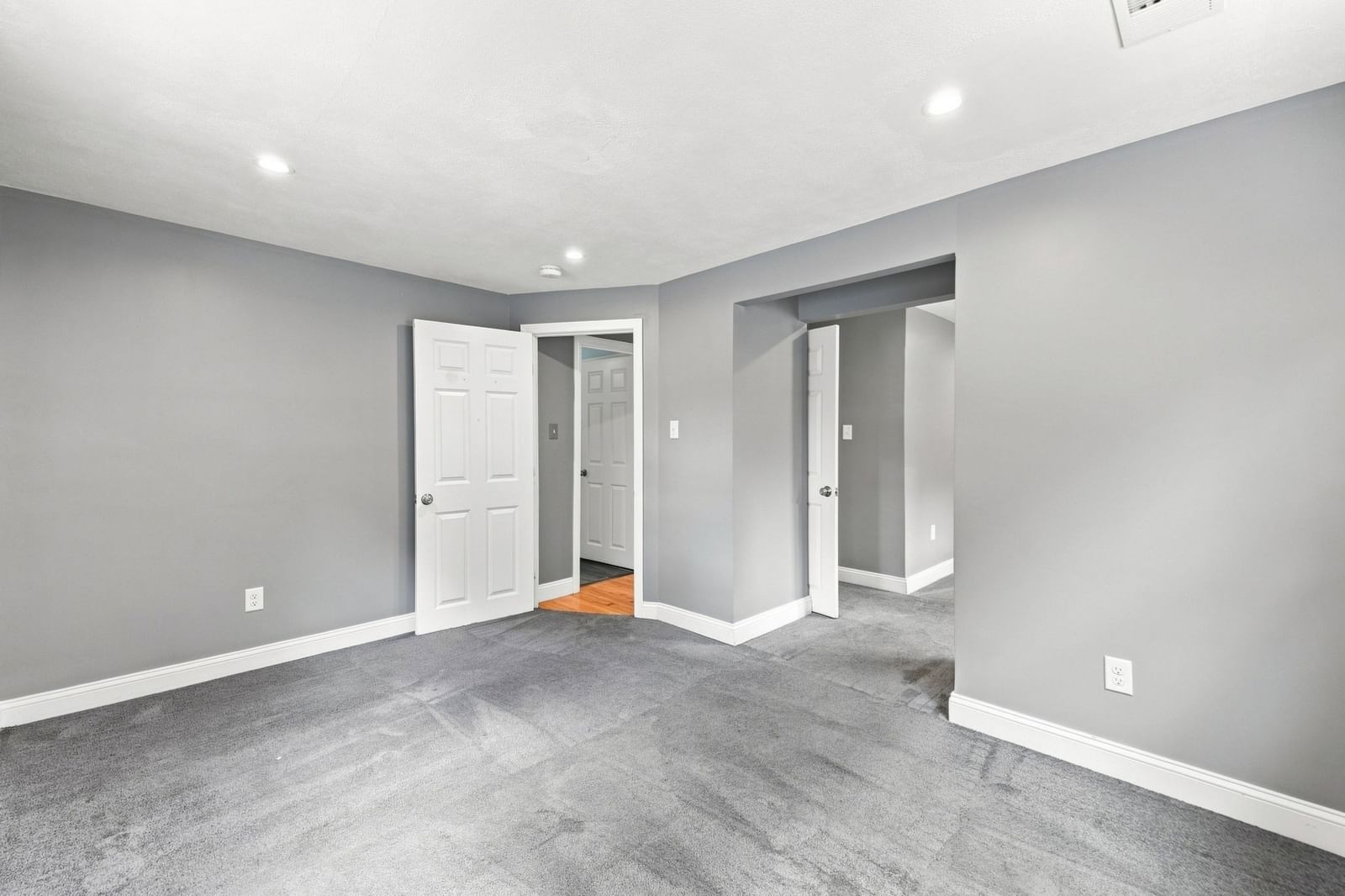 8 Victory Rd Billerica — Photo 16 of 40