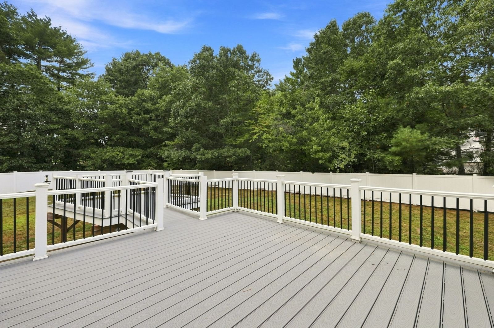 8 Victory Rd Billerica — Photo 3 of 40