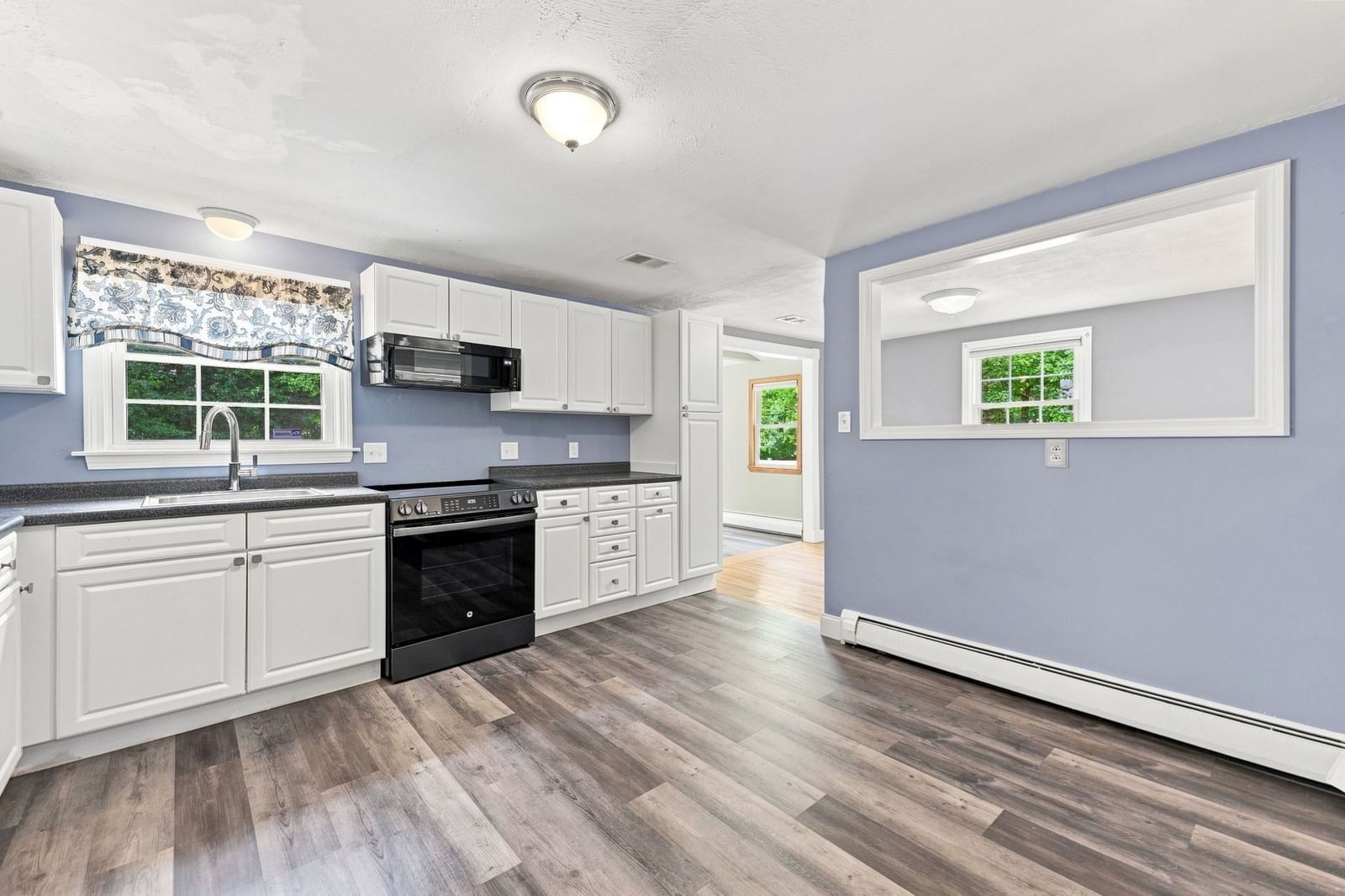 8 Victory Rd Billerica — Photo 7 of 40
