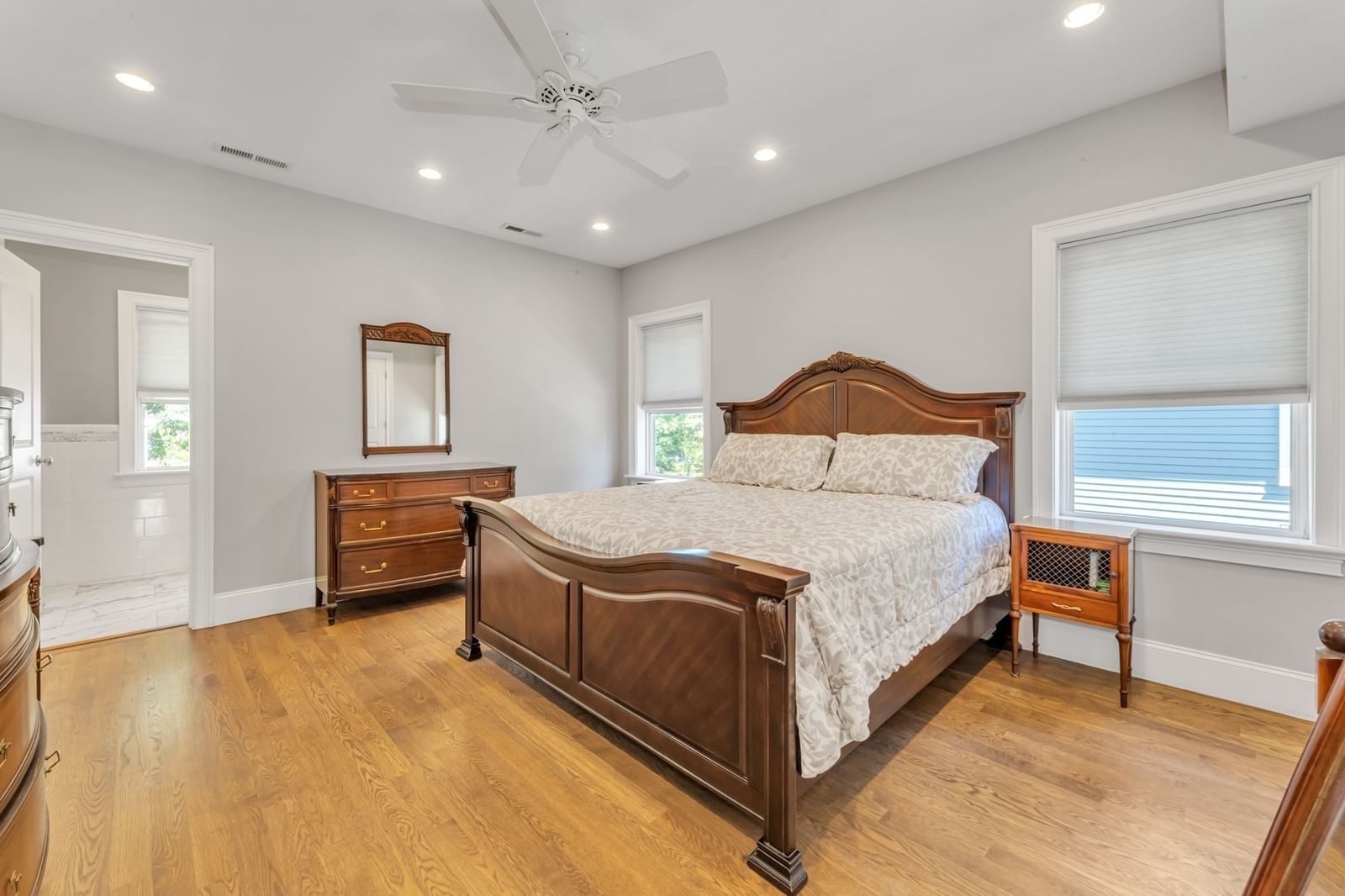 131 Gardner Street Boston — Photo 22 of 42