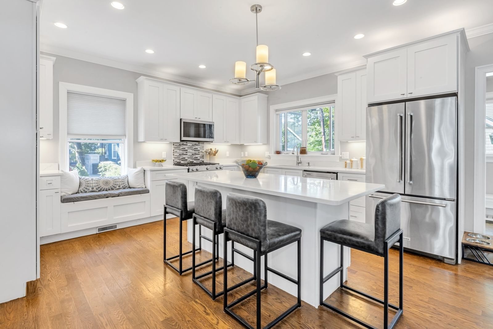 131 Gardner Street Boston — Photo 3 of 42