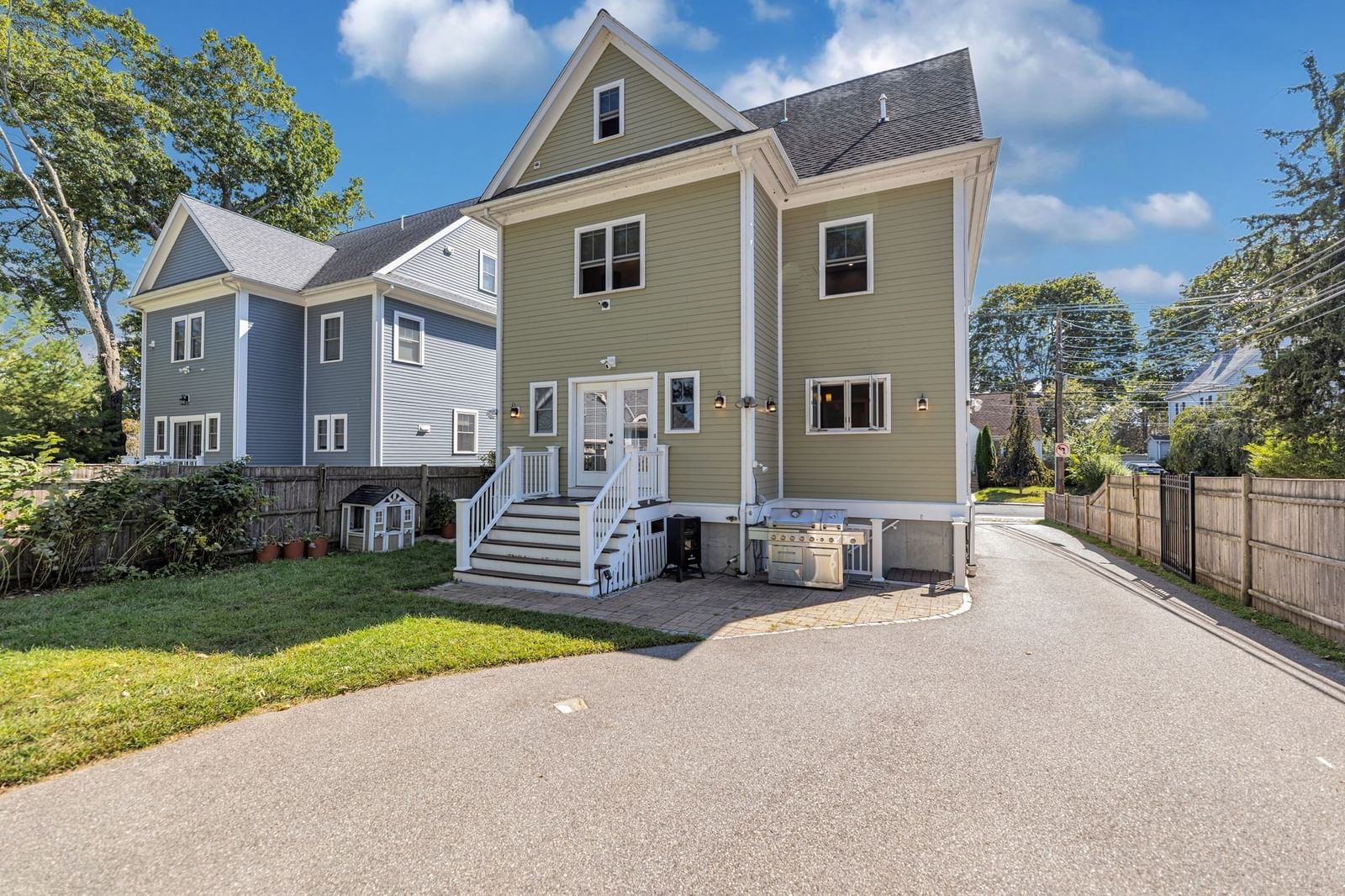 131 Gardner Street Boston — Photo 41 of 42