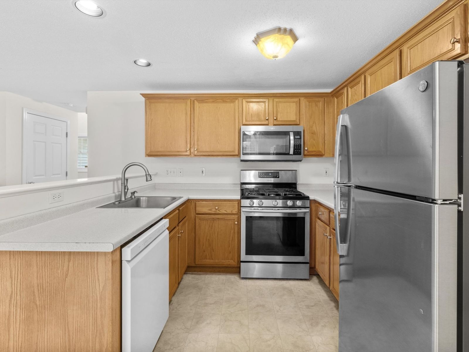 53 Lancaster Rd #10 Clinton — Photo 7 of 42