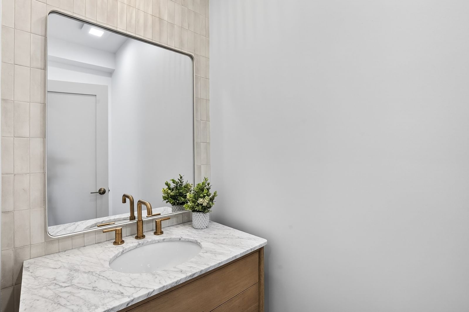 17 Jewett Place #2 Newton — Photo 11 of 31