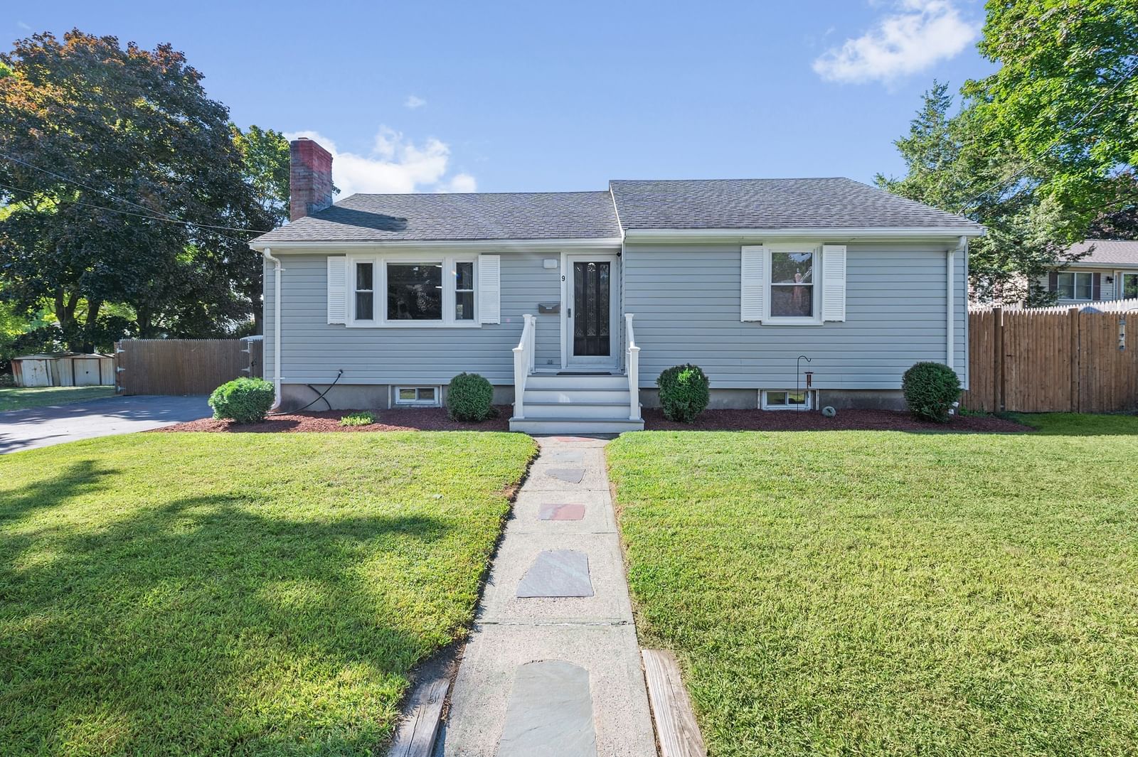 Property at 9 Fosters Ln, Wakefield, MA 01880