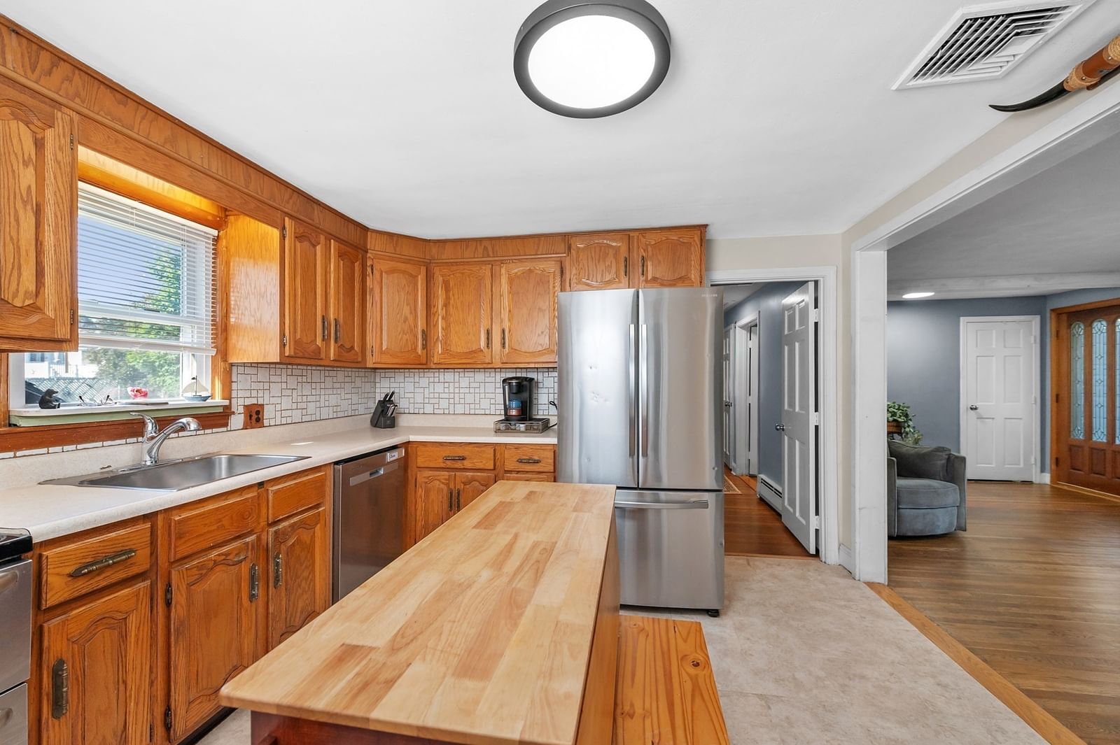 9 Fosters Ln Wakefield — Photo 2 of 29