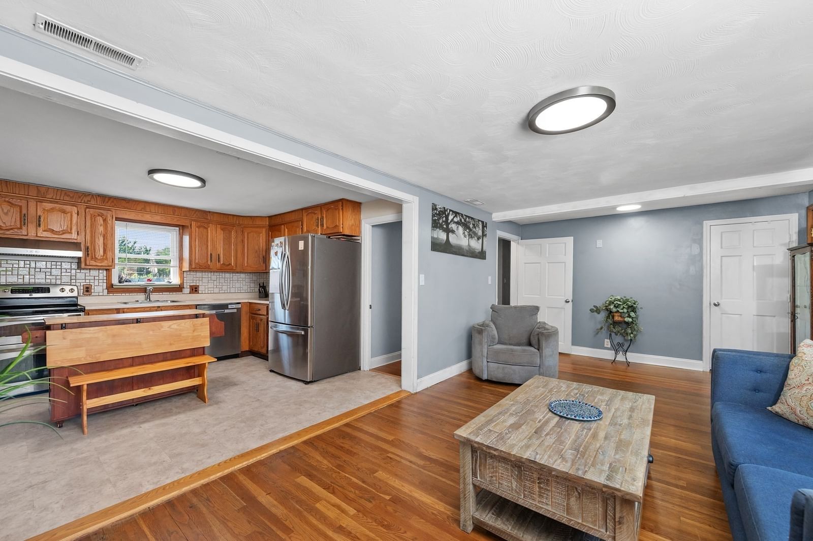 9 Fosters Ln Wakefield — Photo 6 of 29