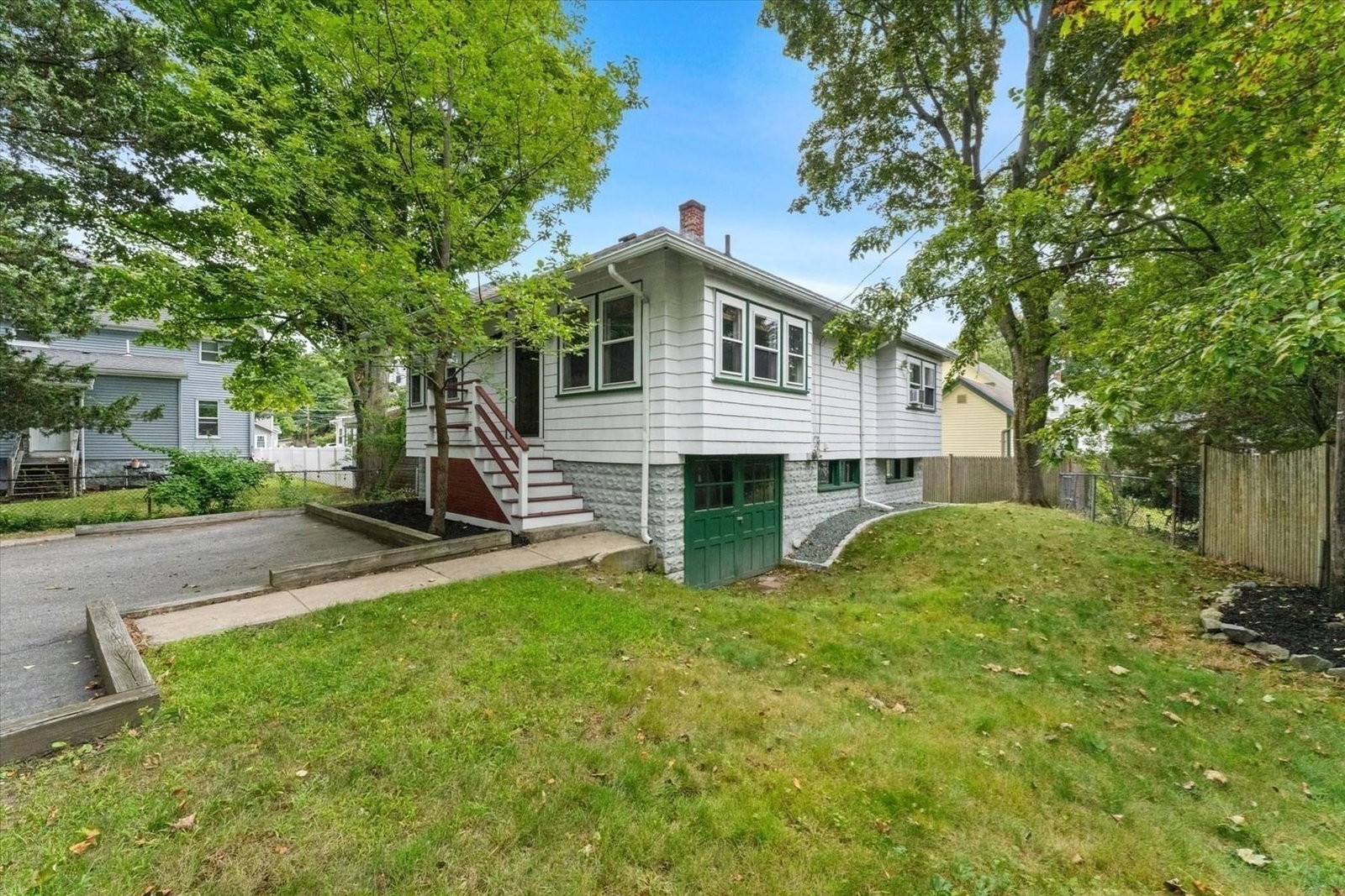 794 Highland Avenue Medford — Photo 4 of 38
