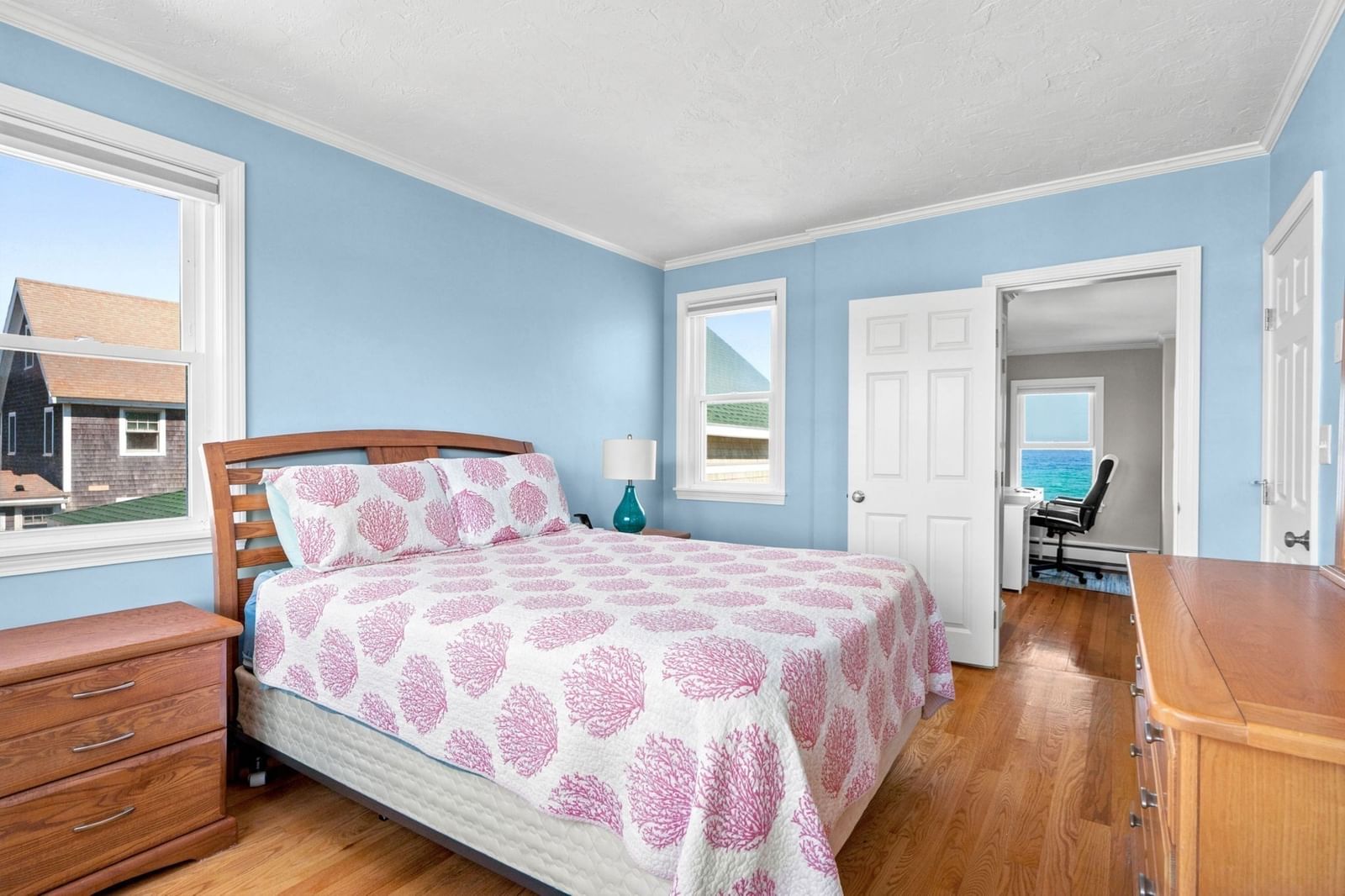 331 Beach Ave Hull — Photo 19 of 26