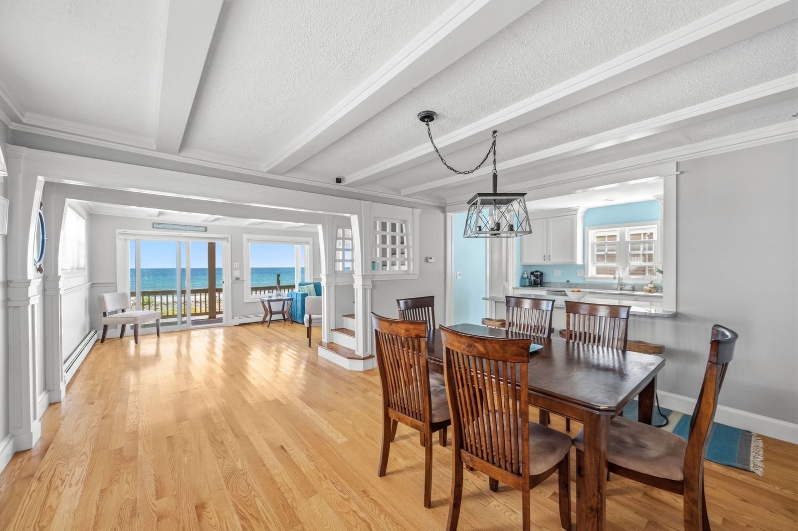 331 Beach Ave Hull — Photo 6 of 26