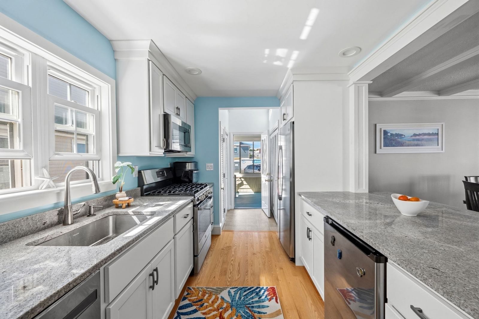 331 Beach Ave Hull — Photo 8 of 26