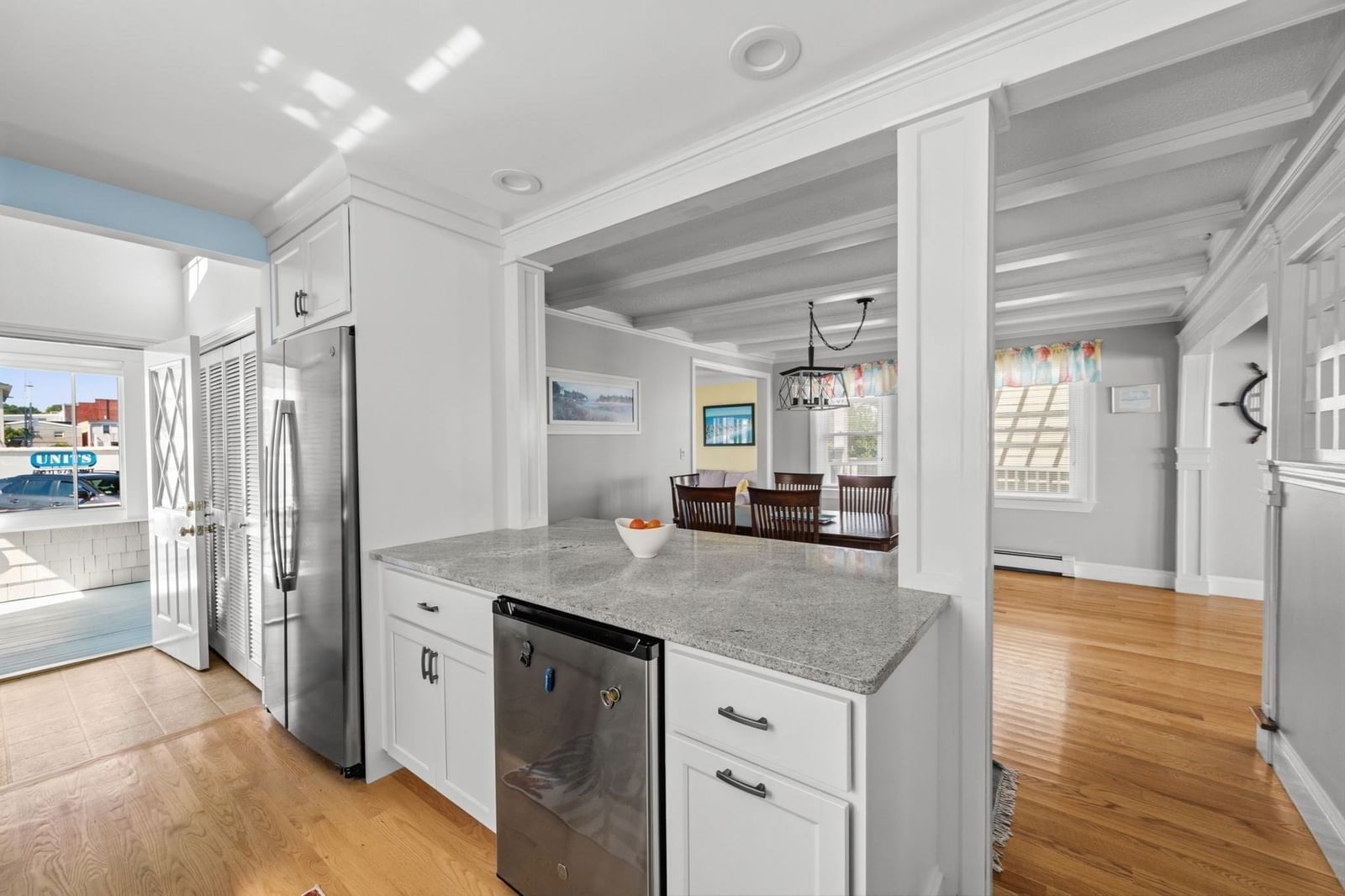 331 Beach Ave Hull — Photo 9 of 26
