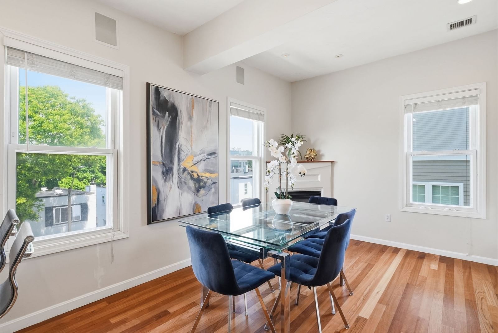 841 Saratoga St #PH3 Boston — Photo 6 of 27