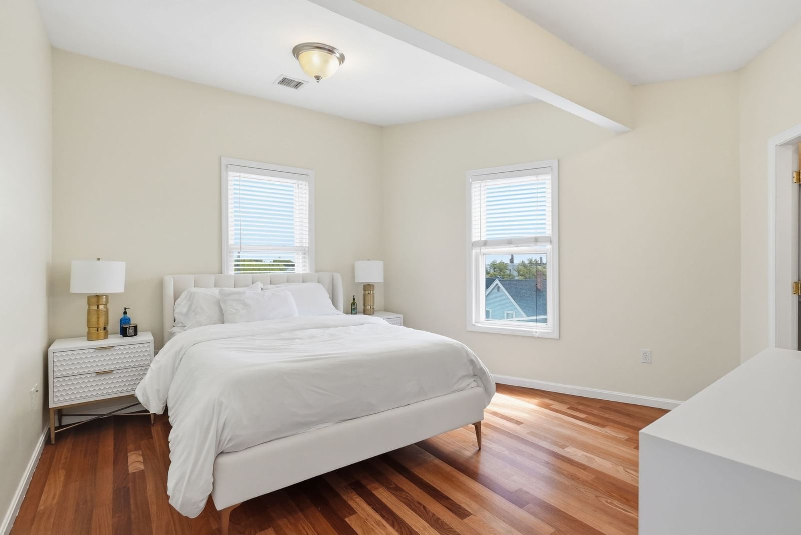 841 Saratoga St #PH3 Boston — Photo 7 of 27