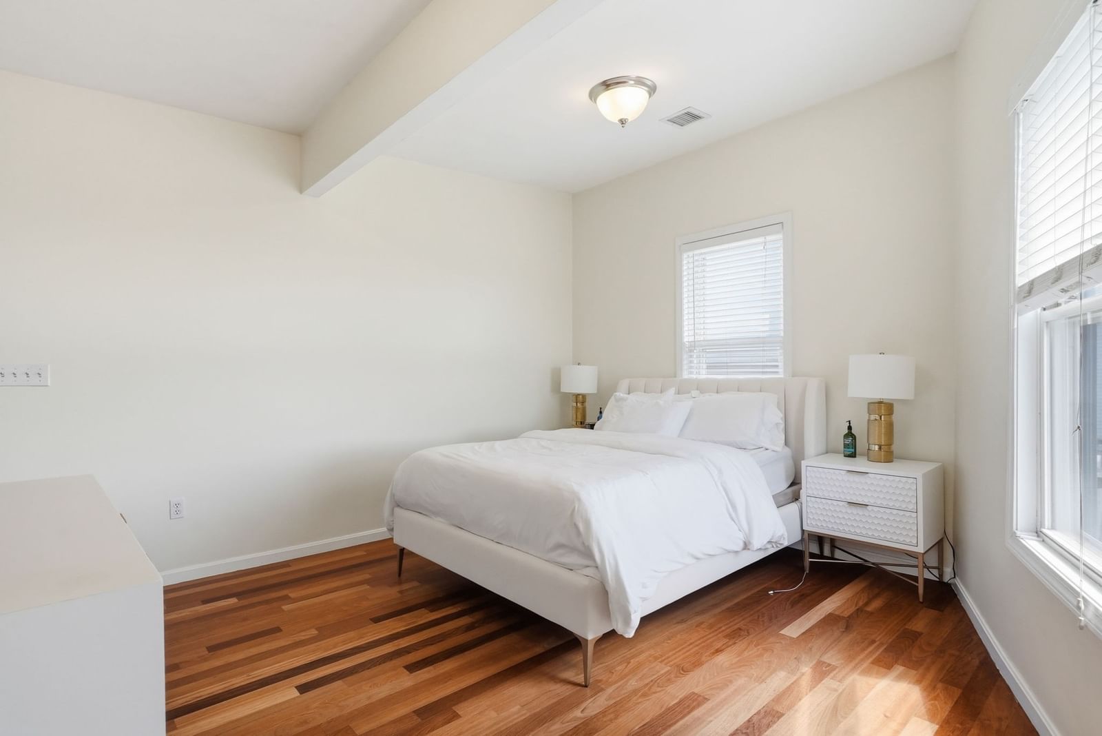 841 Saratoga St #PH3 Boston — Photo 9 of 27