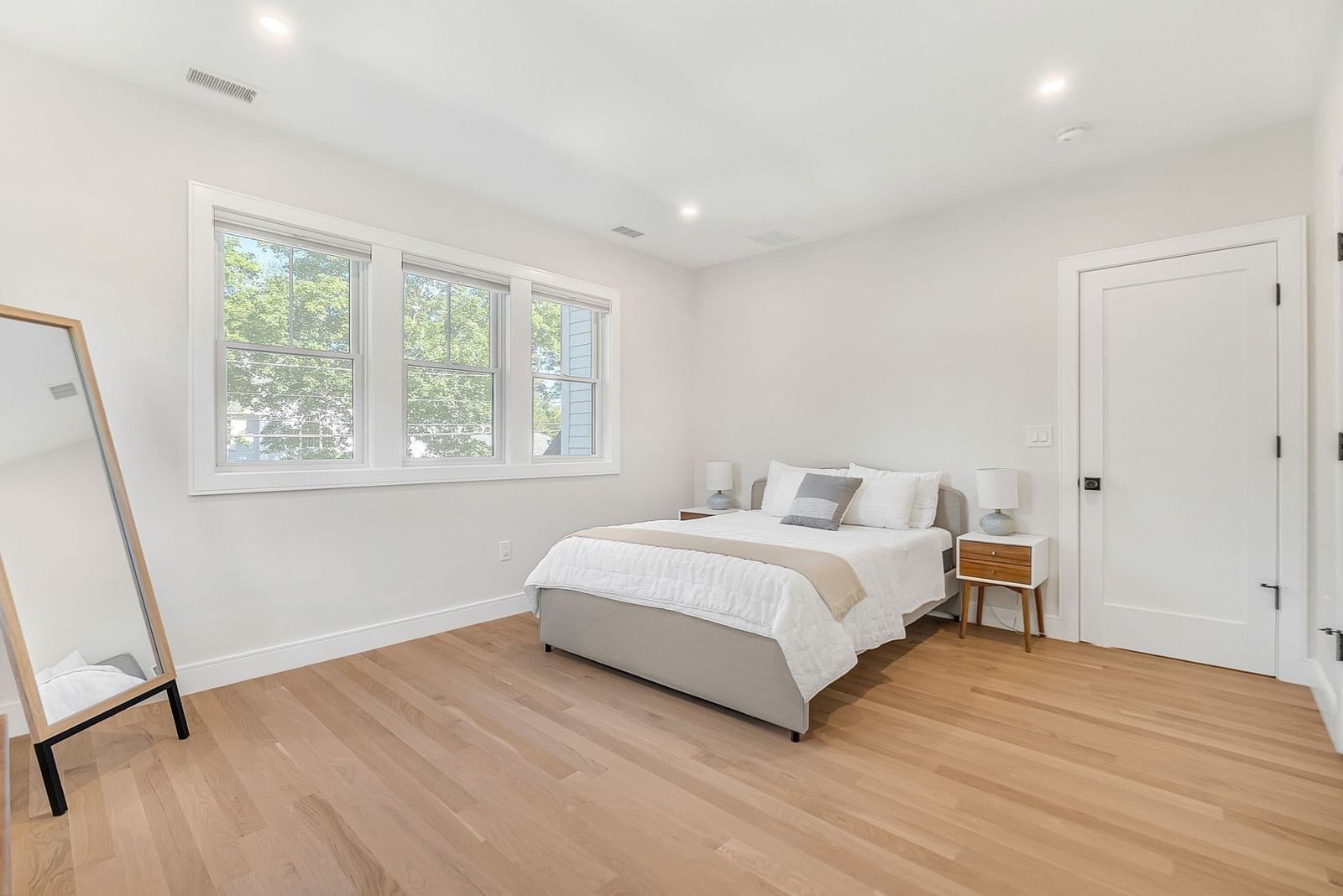 98 Beethoven Ave Newton — Photo 15 of 27