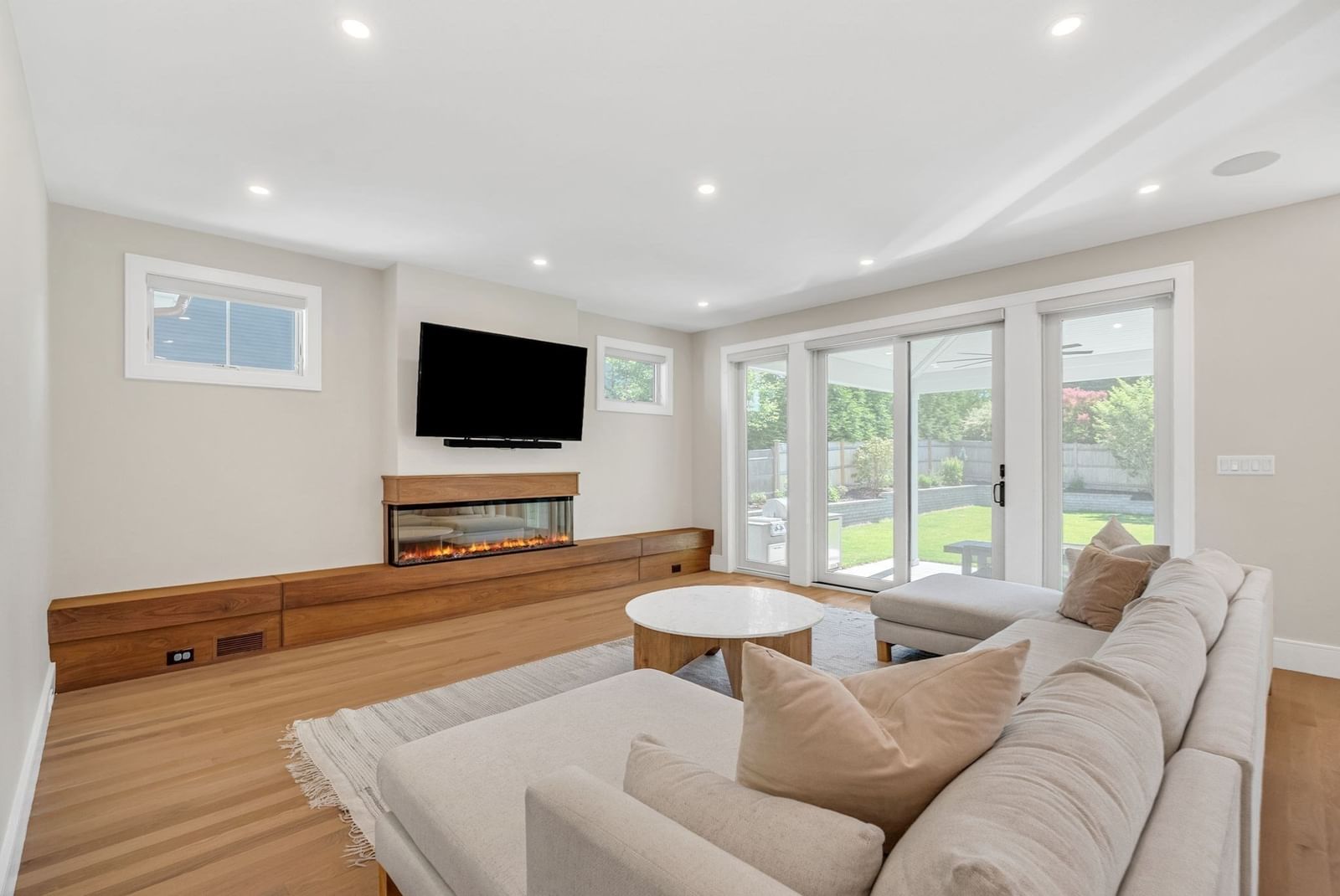 98 Beethoven Ave Newton — Photo 8 of 27