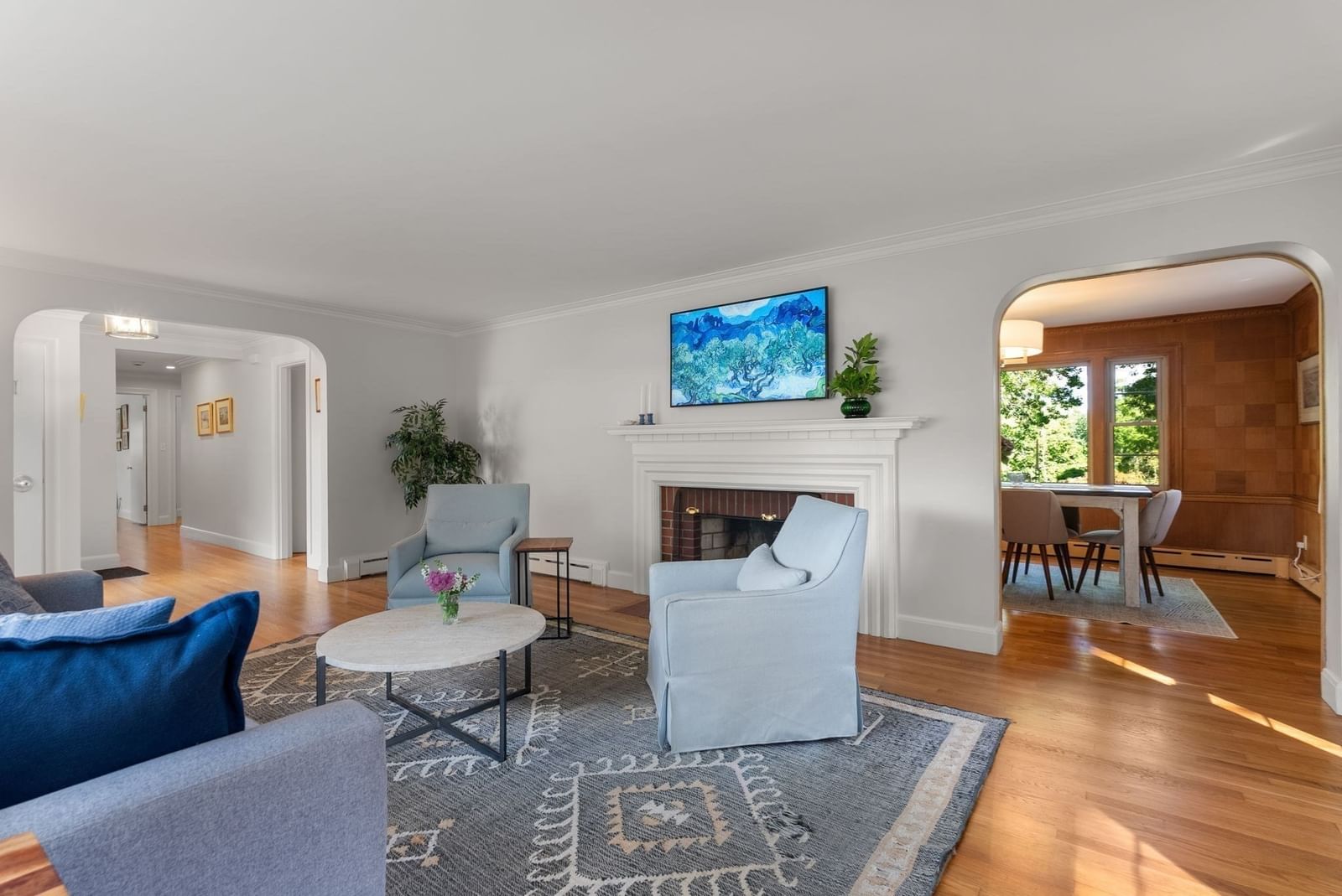 253 Pond St Winchester — Photo 3 of 39