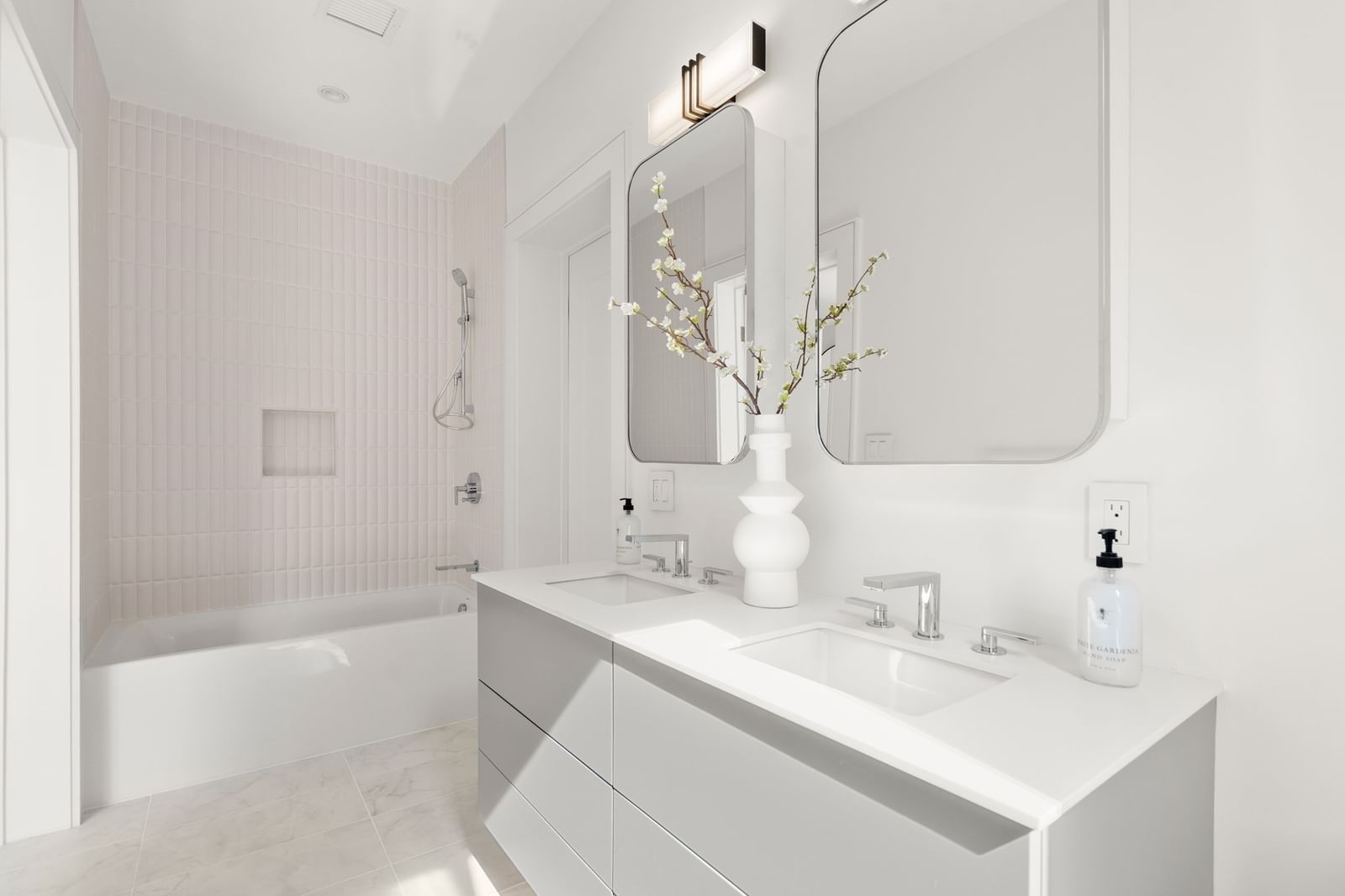 595 Albany Street #502 Boston — Photo 15 of 25
