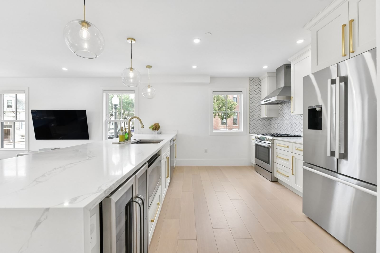 100 White St #1 Boston — Photo 7 of 25