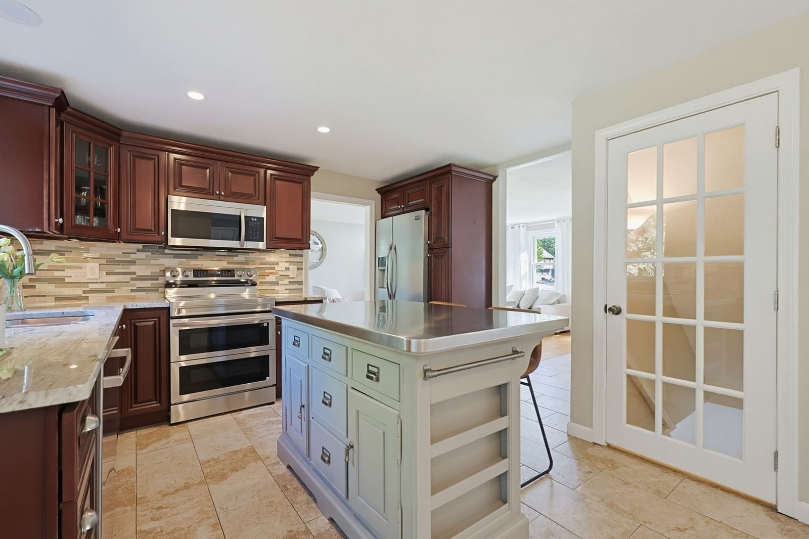 34 Zarek Dr Attleboro — Photo 12 of 42