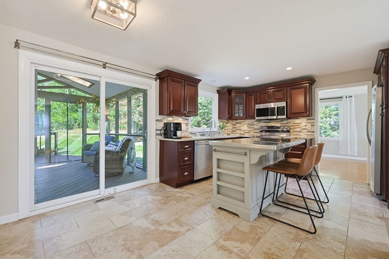 34 Zarek Dr Attleboro — Photo 13 of 42