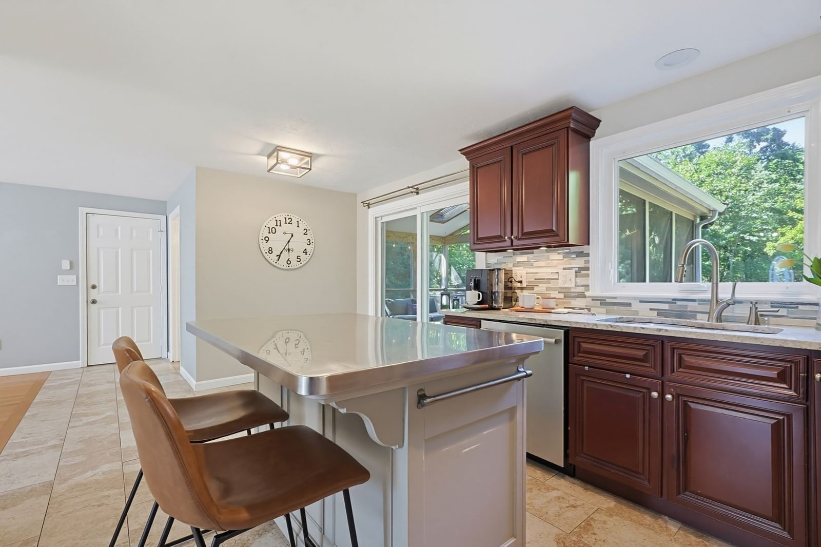34 Zarek Dr Attleboro — Photo 14 of 42