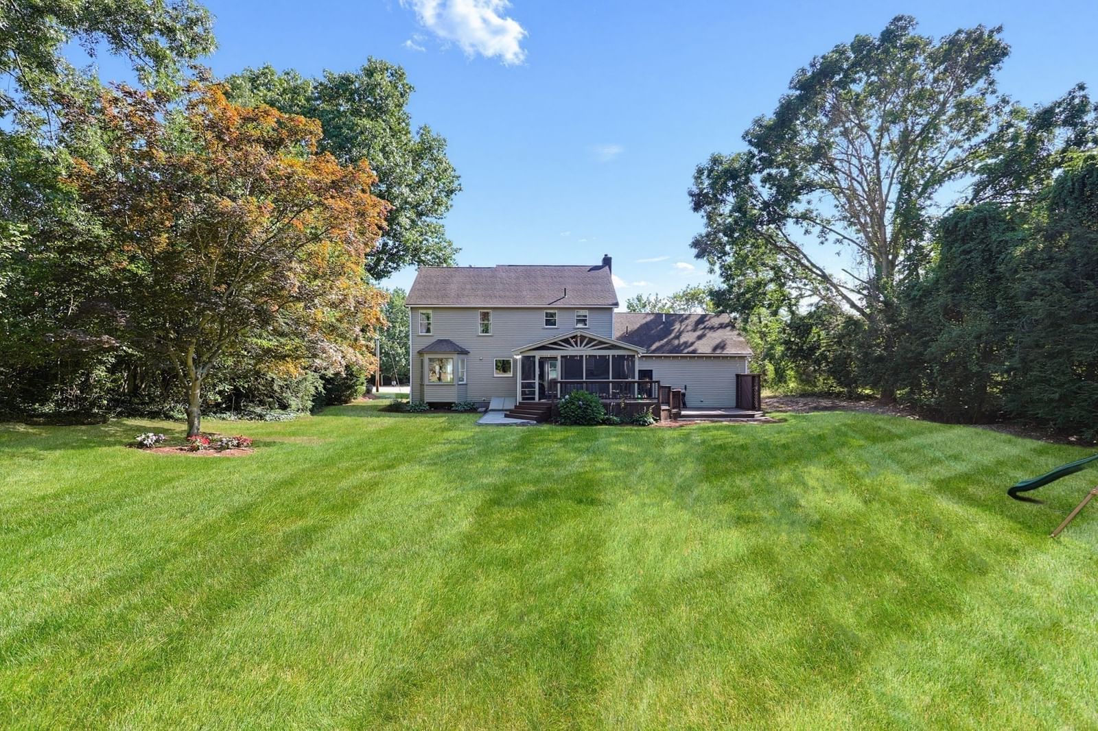 34 Zarek Dr Attleboro — Photo 3 of 42