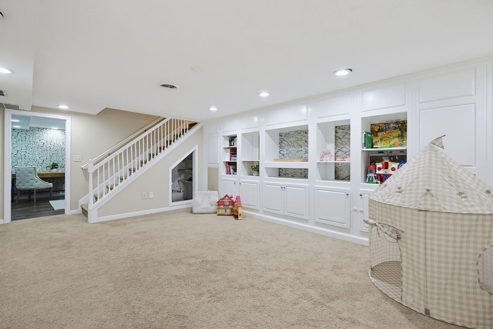 34 Zarek Dr Attleboro — Photo 34 of 42
