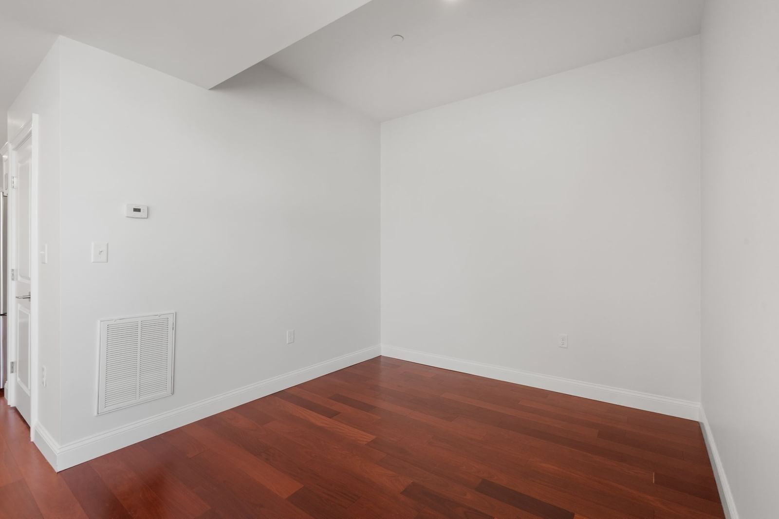 170 W Broadway #411 Boston — Photo 14 of 37