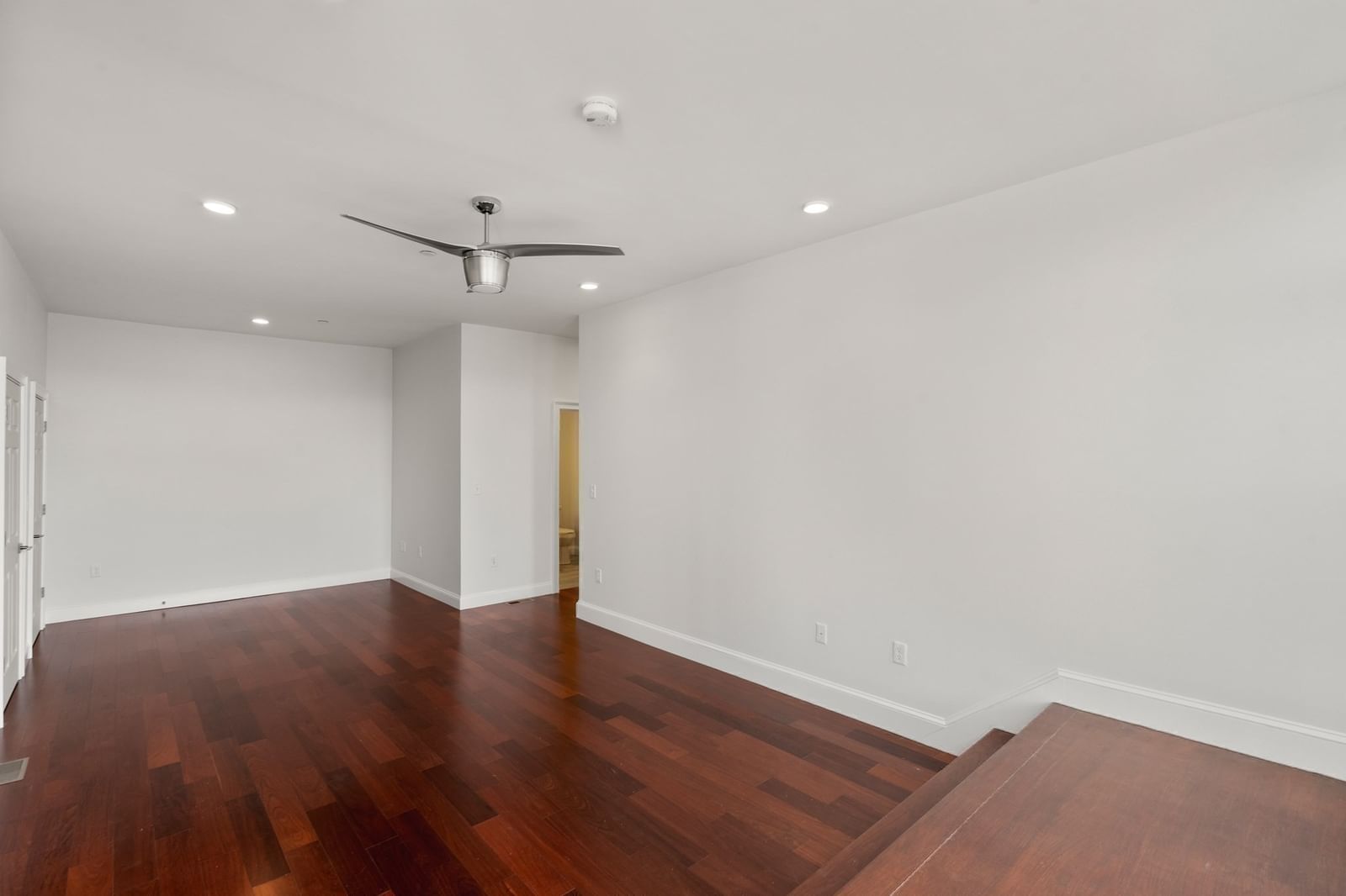 170 W Broadway #411 Boston — Photo 25 of 37