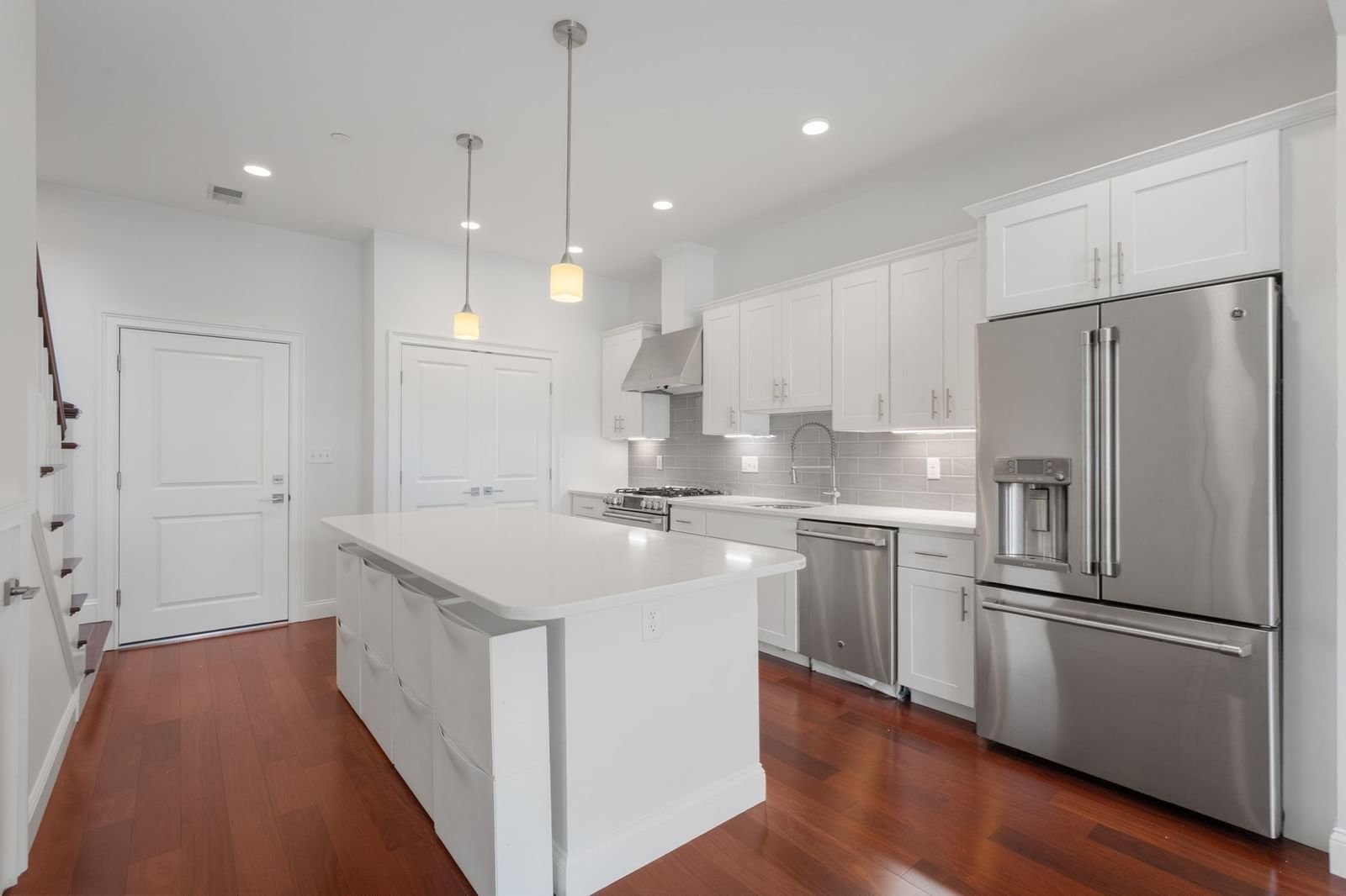 170 W Broadway #411 Boston — Photo 5 of 37