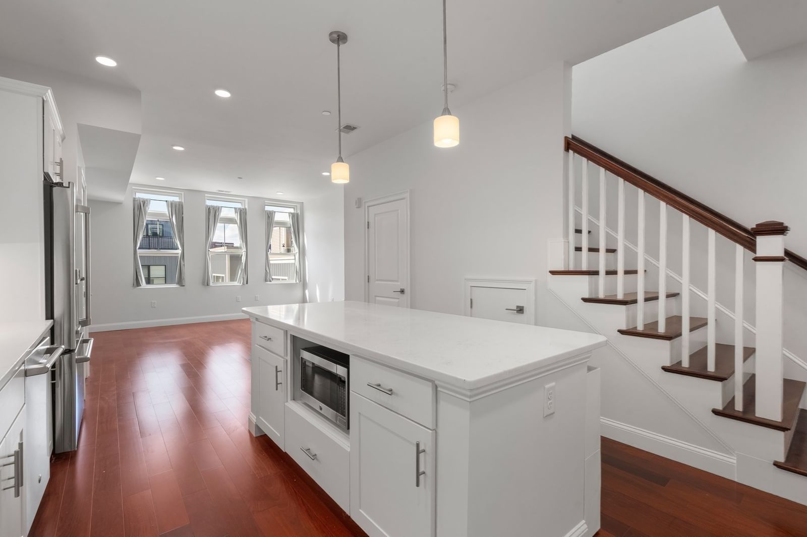 170 W Broadway #411 Boston — Photo 8 of 37