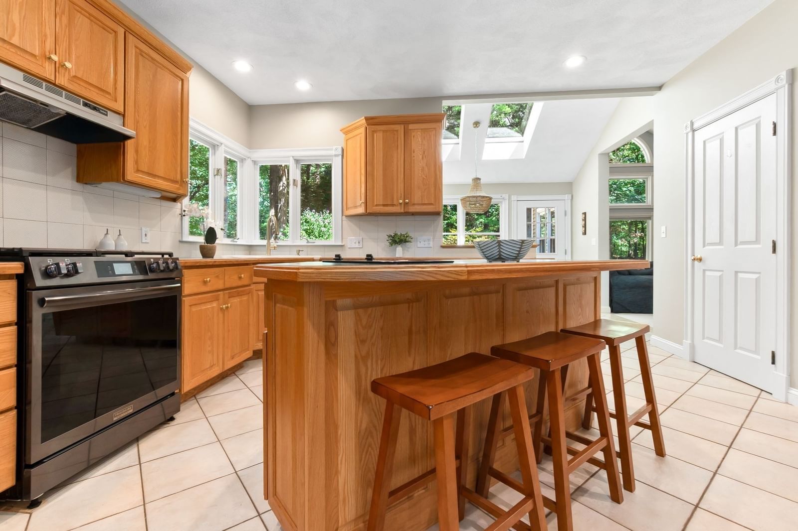 Listing Image 14