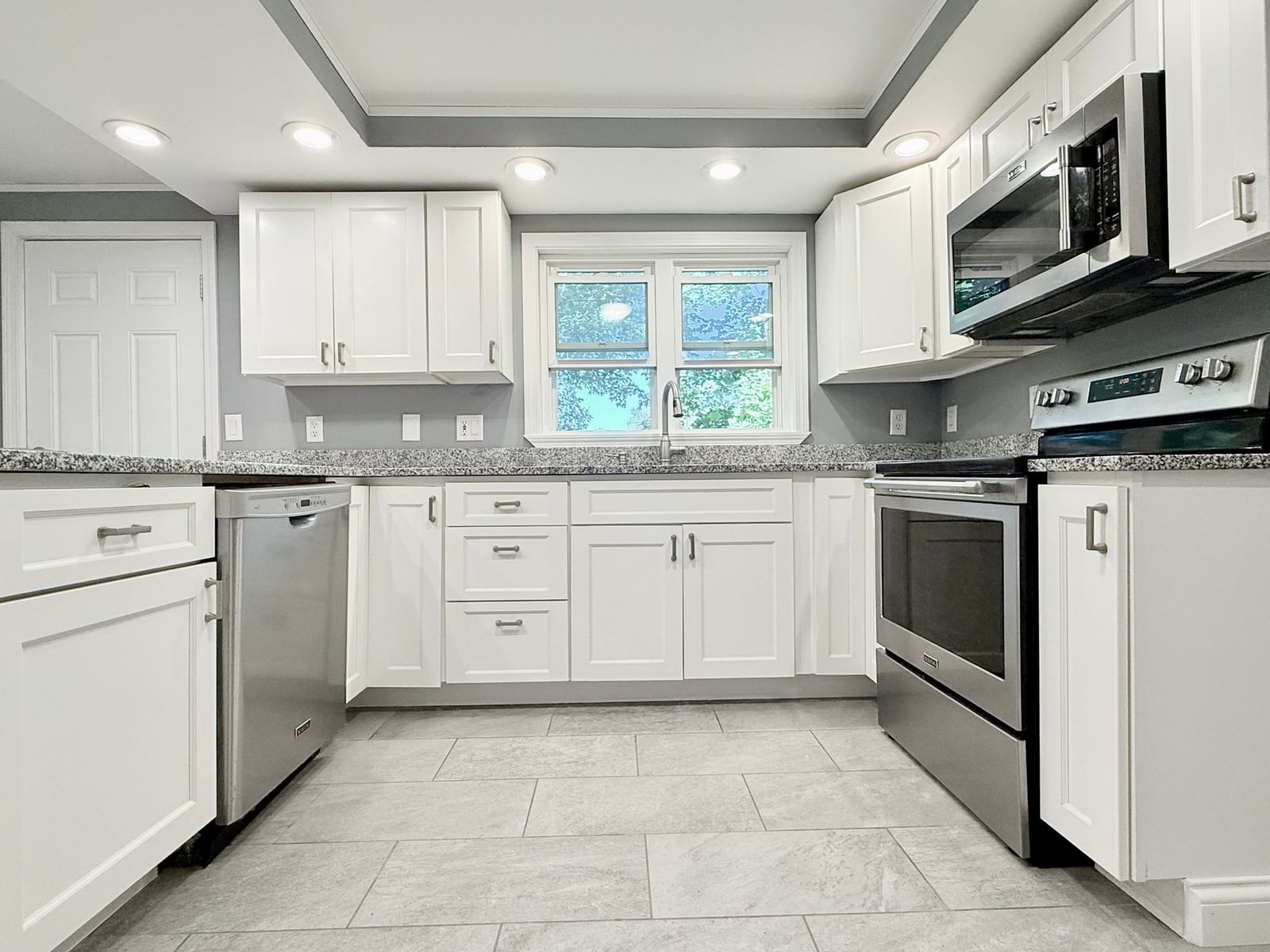 19 Shady Hill Ln Reading — Photo 6 of 22
