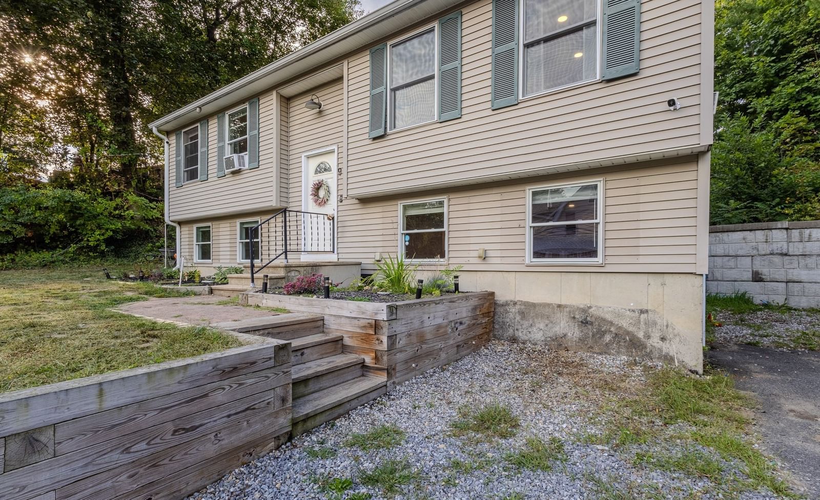 91 Wendell St Athol — Photo 3 of 21