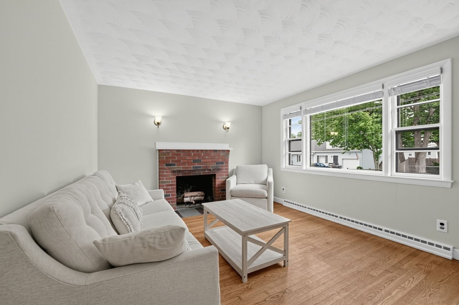 106 Paul St Dedham — Photo 4 of 37