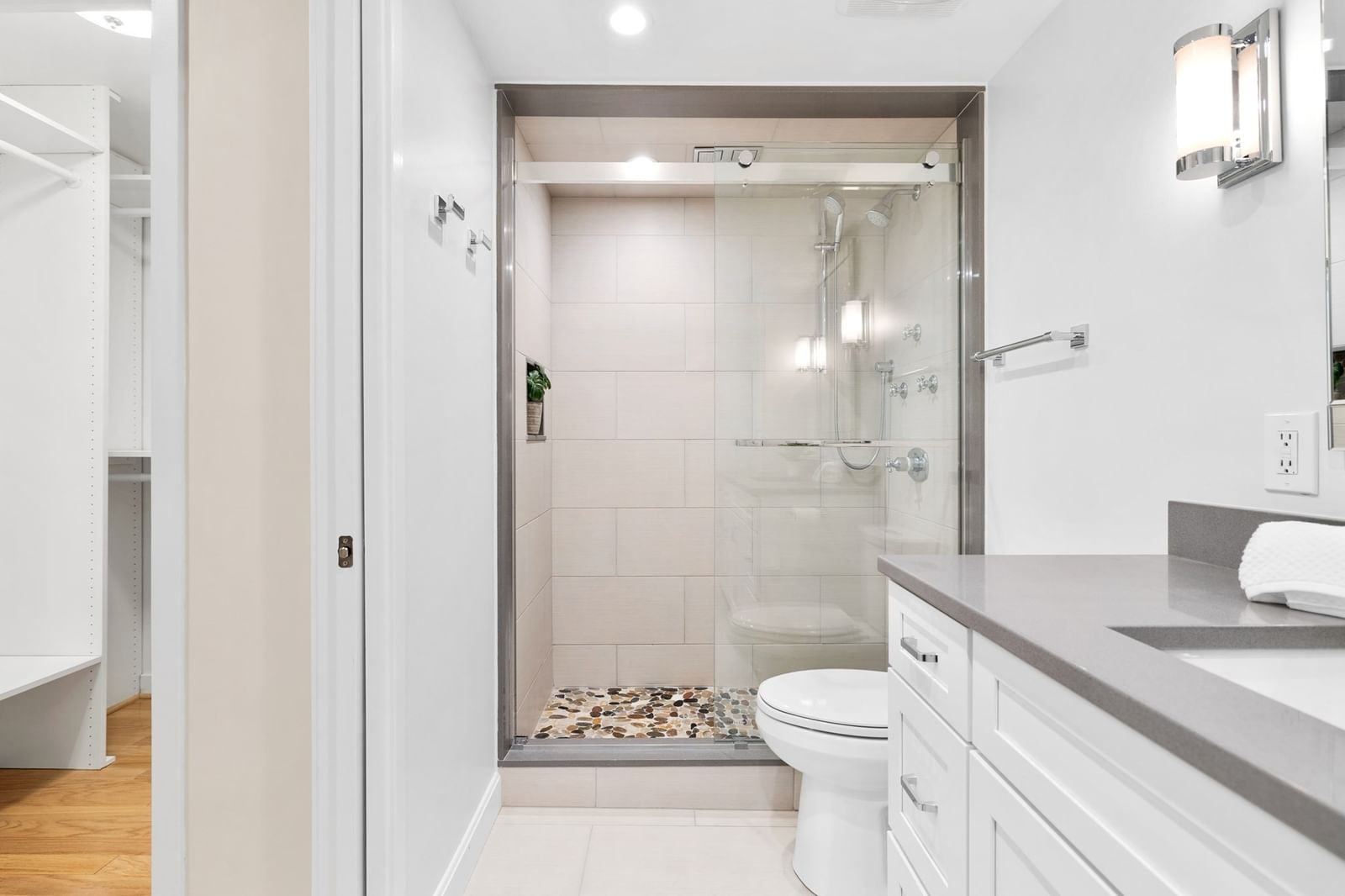 47 Harvard St #B403 Boston — Photo 14 of 33