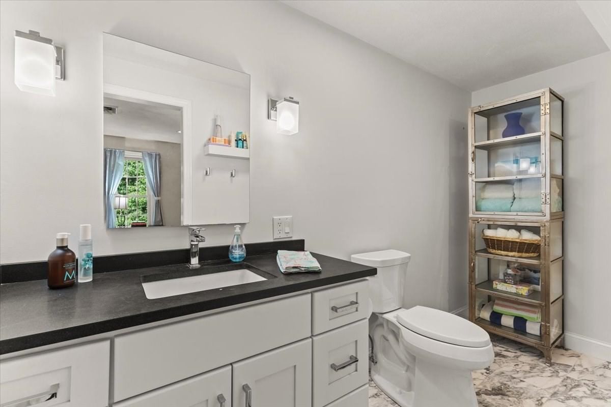 521 West Street #12 Duxbury — Photo 19 of 32