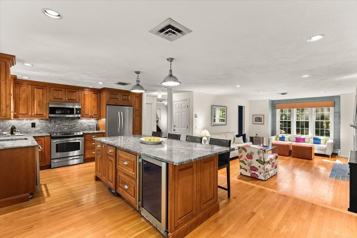 521 West Street #12 Duxbury — Photo 5 of 32
