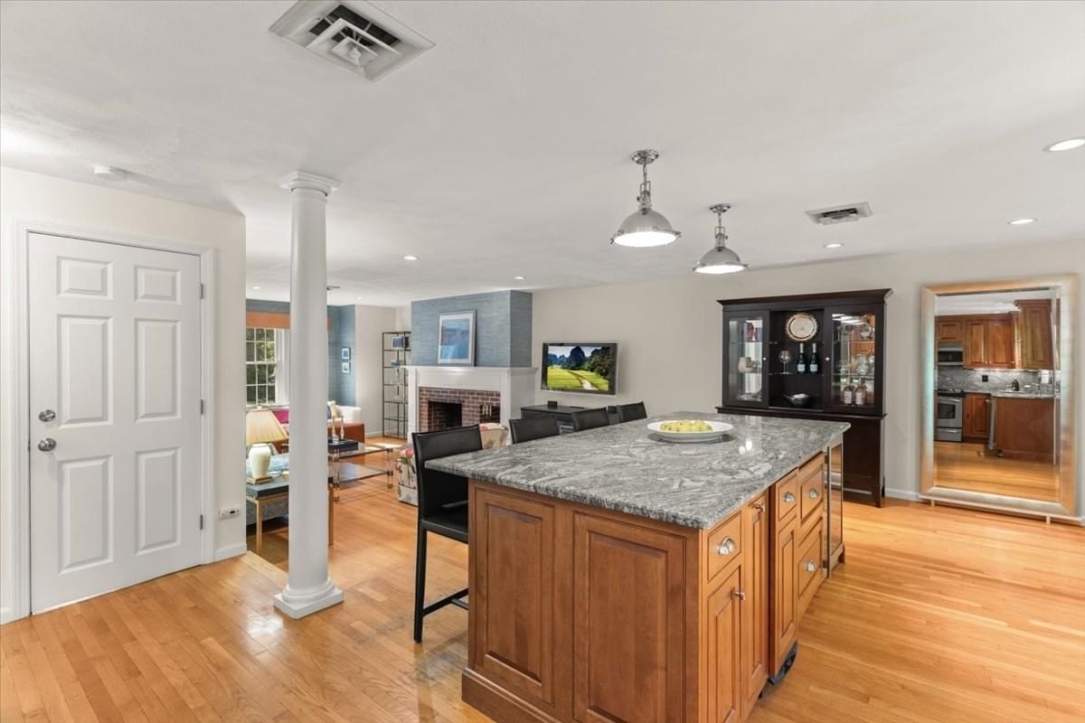 521 West Street #12 Duxbury — Photo 6 of 32