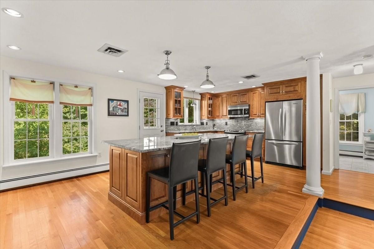 521 West Street #12 Duxbury — Photo 7 of 32