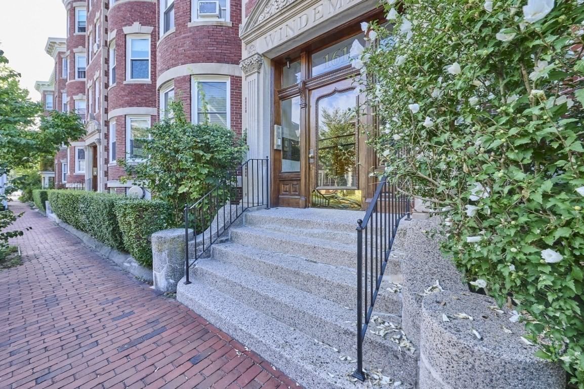161 Hancock #B Cambridge — Photo 2 of 29